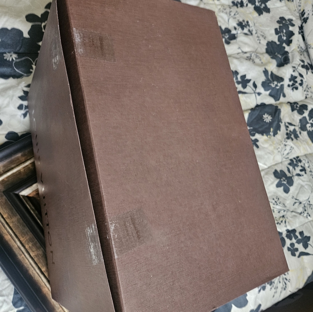 Authentic Louis Vuitton big empty box - Picture 3 of 8